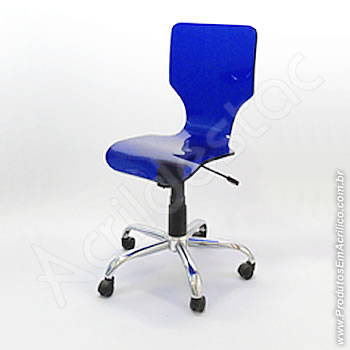 Cadeira em acrílico Favorita com Giratória