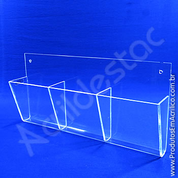 Display em acrílico com bolso triplo 15x10