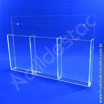 Display em acrílico com bolso triplo 21x10