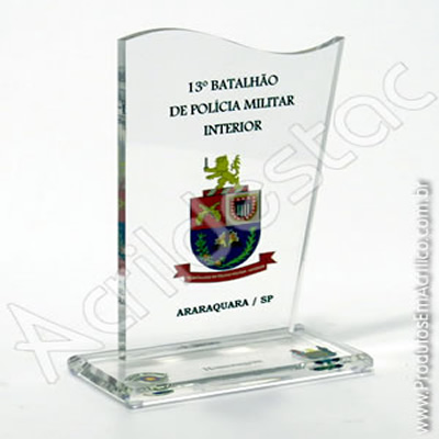 Troféu em acrílico cristal (transparente) Vertical  com corte no topo curvado e a parte Lateral em grau