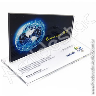 Troféu em recorte especial, conforme layout enviado pelo cliente, a laser, com impressão digital em U.V.